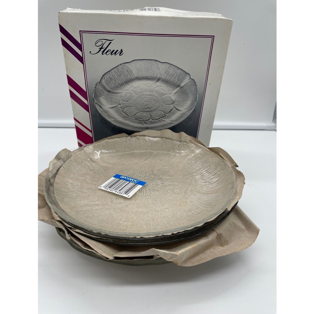 Arcoroc France Fleur Glass Dessert Plates Set of 6 Textured Floral 7.5 inch NOS